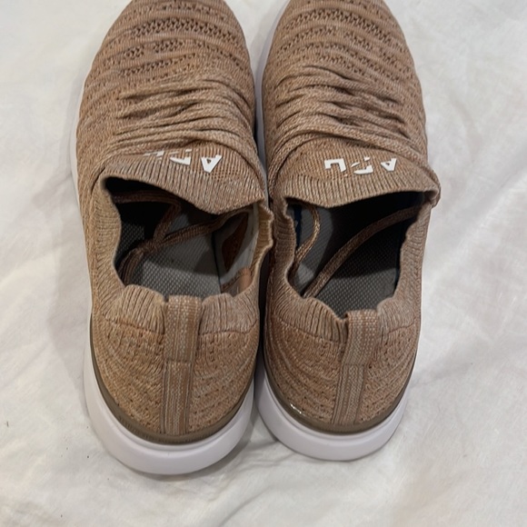 APL techloom wave hybrid running shoe size 9.5 caramel almond. Worn once - Picture 3 of 4